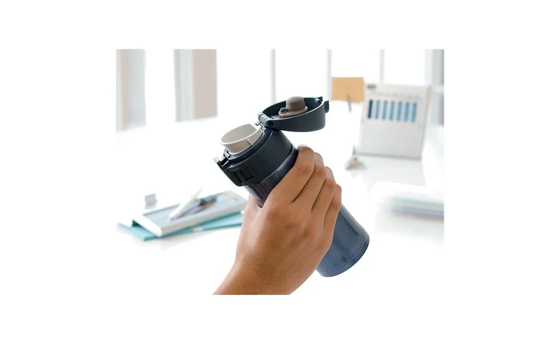 Stainless Steel Travel Mug - Leakproof Insulated Flip-Top Lid