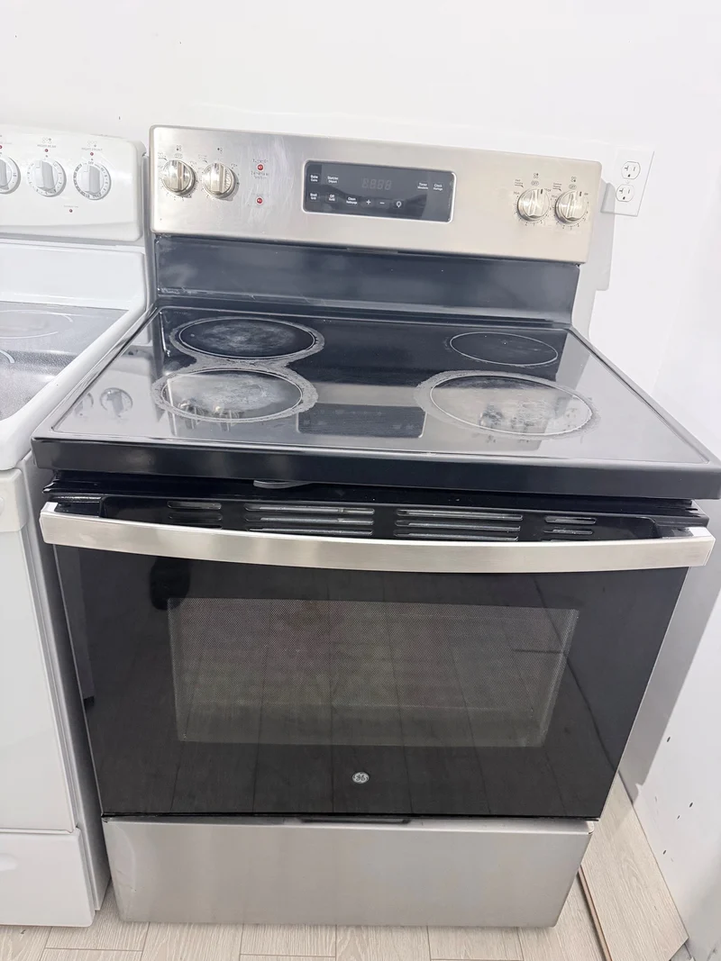 Cuisinière 30po vitrocéramique Inox. | JCB635ST1SS - GE *** USAGÉ ***