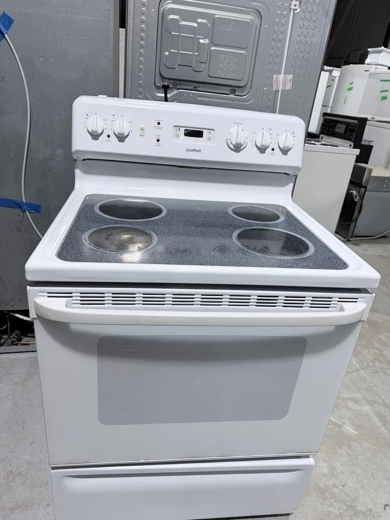Cuisinière 30po Blanc Vitrocéramique | MCBS585DR3WW - MOFFAT *** USAGÉ ***