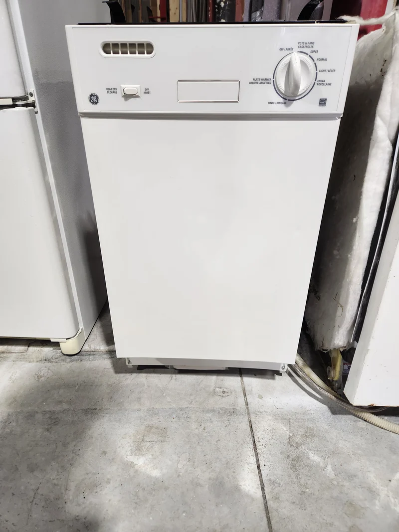 Lave-Vaisselle 18po Blanc | GSD1807K00WW - GE ***USAGÉ***