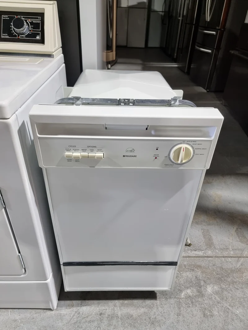 Lave-vaisselle 18po | FDR251RJS0 - Frigidaire ***USAGÉ***